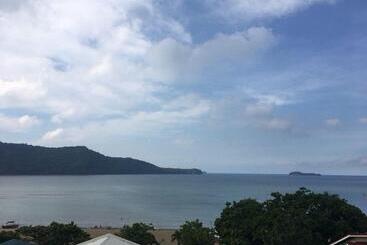 هتل Seabreeze Beach Lodge