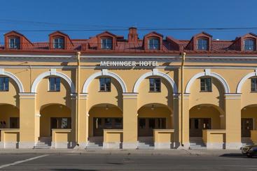هتل Holiday Inn St. Petersburg Theatre Square