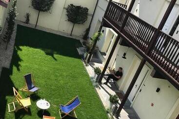 پانسیون St Agnes Apartments Old Town