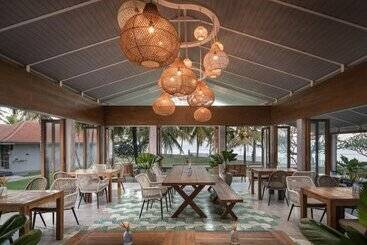 پانسیون Umadewi Surf & Retreat