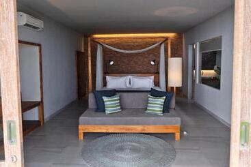 پانسیون Umadewi Surf & Retreat