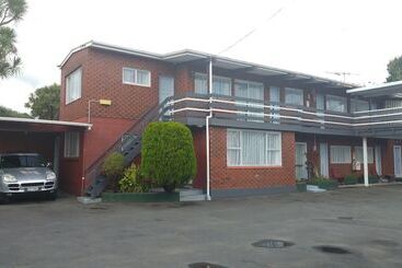 Redwood Lodge Motel