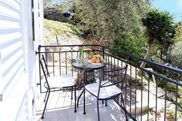 The Stunning B&b