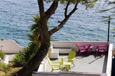 Wavedance Accommodation