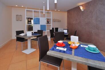 تختخواب و صبحانه Casa Mao