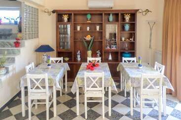 تختخواب و صبحانه Dolce Casa N41