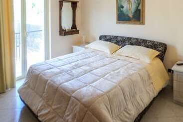 تختخواب و صبحانه Dolce Casa N41
