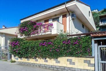 تختخواب و صبحانه Dolce Casa N41