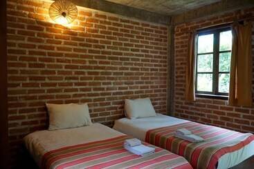 Thitaw Two B&b