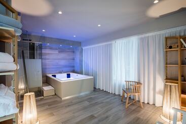 هتل Oniros Residences
