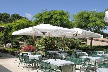 هتل Piani Di Clodia Holidaypark