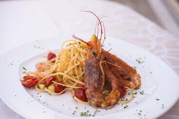 هتل Piani Di Clodia Holidaypark