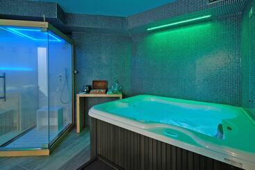 هتل Piani Di Clodia Holidaypark