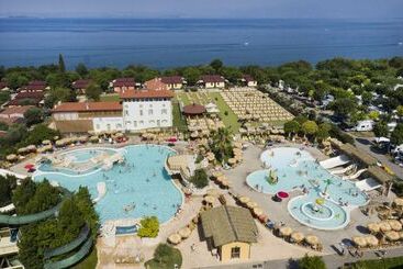 هتل Piani Di Clodia Holidaypark