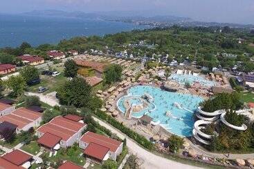 هتل Piani Di Clodia Holidaypark