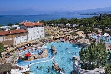 هتل Piani Di Clodia Holidaypark