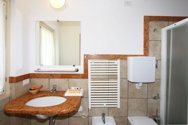 هتل Piani Di Clodia Holidaypark