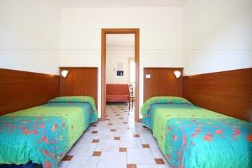 هتل Piani Di Clodia Holidaypark