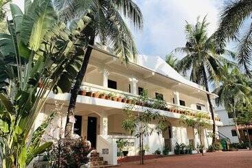 هتل Villa Soledad Beach Resort