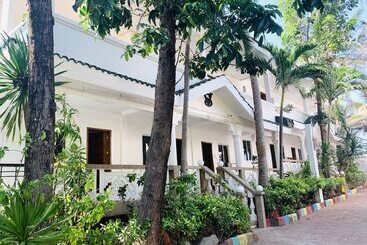 هتل Villa Soledad Beach Resort