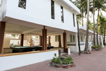 هتل Villa Soledad Beach Resort