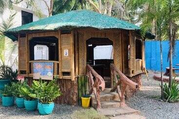 هتل Villa Soledad Beach Resort