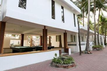 هتل Villa Soledad Beach Resort
