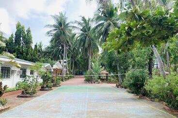هتل Villa Soledad Beach Resort