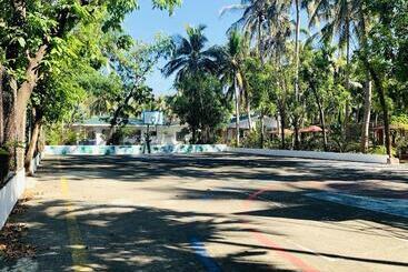 هتل Villa Soledad Beach Resort