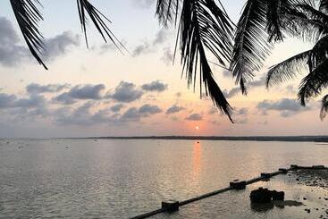 هتل Villa Soledad Beach Resort