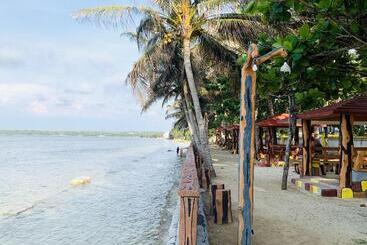 هتل Villa Soledad Beach Resort