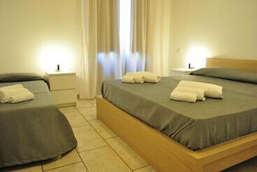 پانسیون Rooms And Breakfast Zefiro