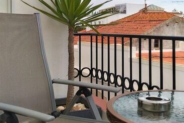 تختخواب و صبحانه Suites Inn Lagos