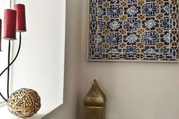 تختخواب و صبحانه Suites Inn Lagos