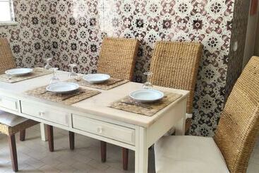 تختخواب و صبحانه Suites Inn Lagos