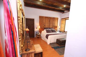 هتل Casa Santa Lucia