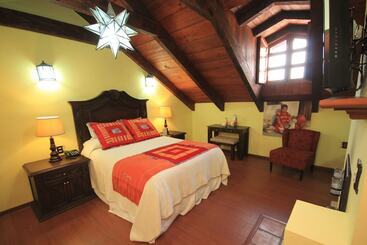 هتل Casa Santa Lucia