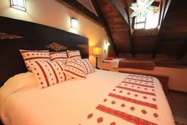 هتل Casa Santa Lucia