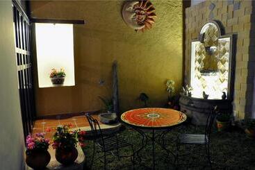 هتل Casa Santa Lucia