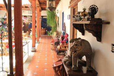 هتل Casa Santa Lucia