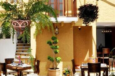 هتل Casa Santa Lucia