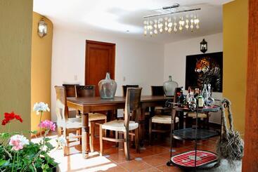 هتل Casa Santa Lucia