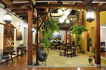 هتل Casa Santa Lucia