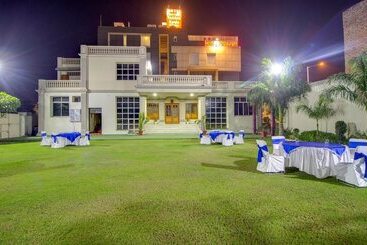 Golden Eagle By Wizowll Group Of Hotels