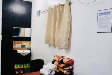 هتل Ysraela Lodging House  Sabang