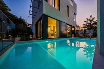 Omega Villas Complex