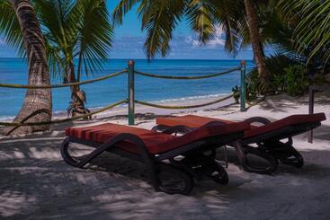 پانسیون Anse Kerlan Beach Chalets