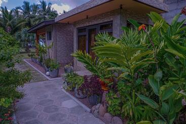 پانسیون Anse Kerlan Beach Chalets