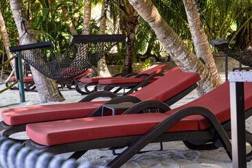پانسیون Anse Kerlan Beach Chalets