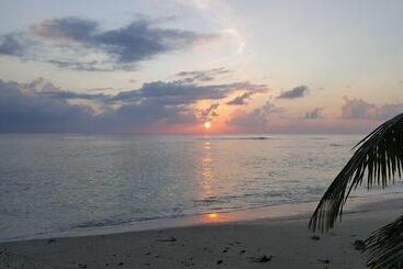 پانسیون Anse Kerlan Beach Chalets
